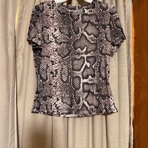 SHEIN Black and Cream Snake Print Short Sleeve Tee